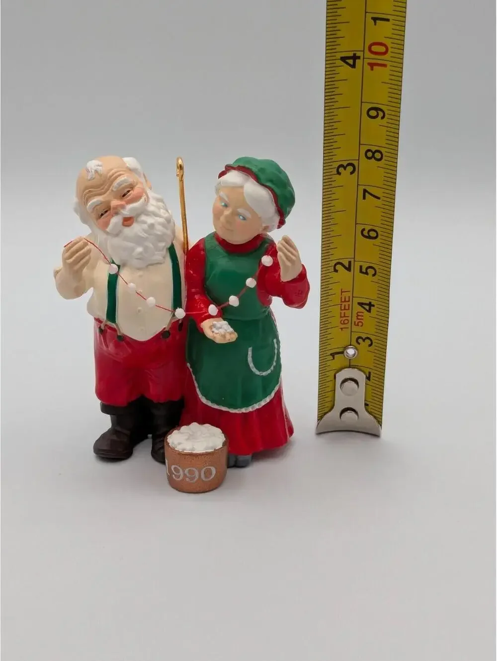 Hallmark Keepsake Popcorn Party Mr. and Mrs. Claus 1990, 5th in the Series